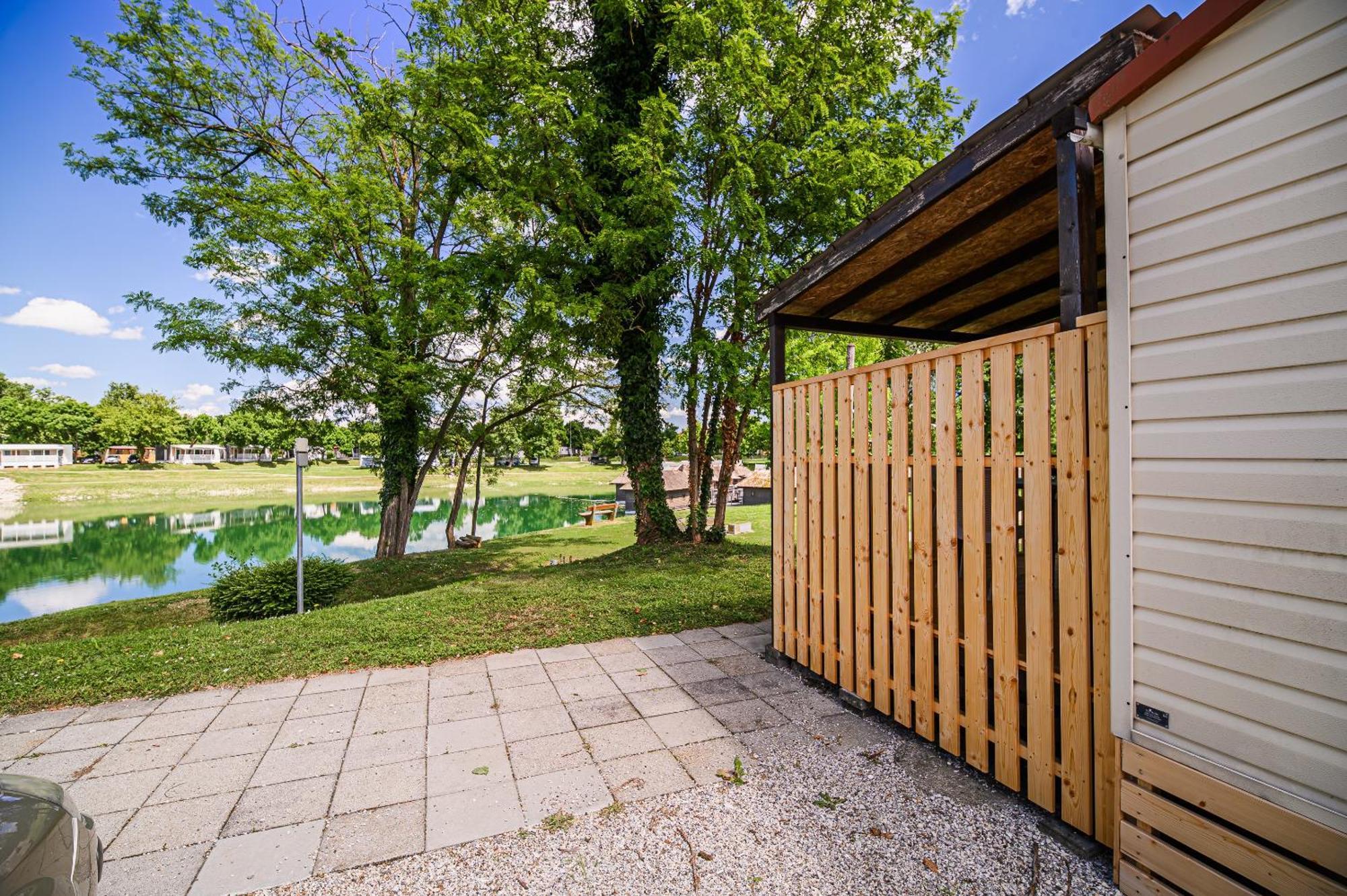 Lake View Mobile Homes With Thermal Riviera Tickets In Terme Catez Catez ob Savi Camera foto